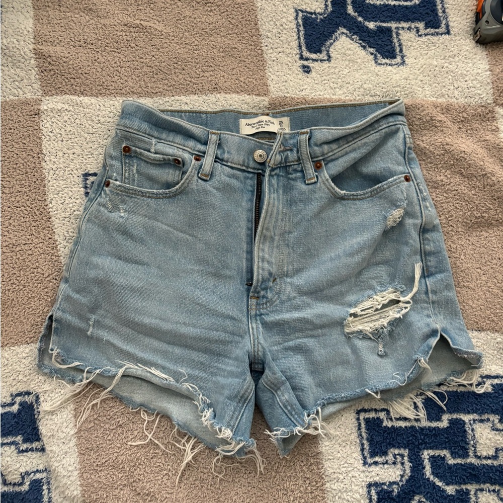 Abercrombie & Fitch High Rise 4” Mom Short Light Wash 25 Jean Shorts